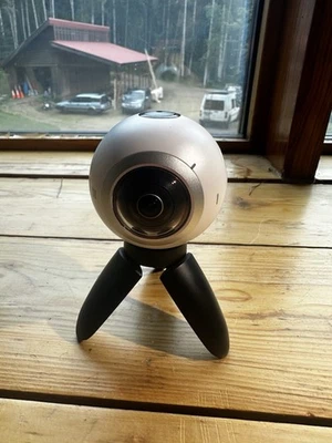 Samsung Gear 360 Camcorder SM-C200 - Image 1 of 4