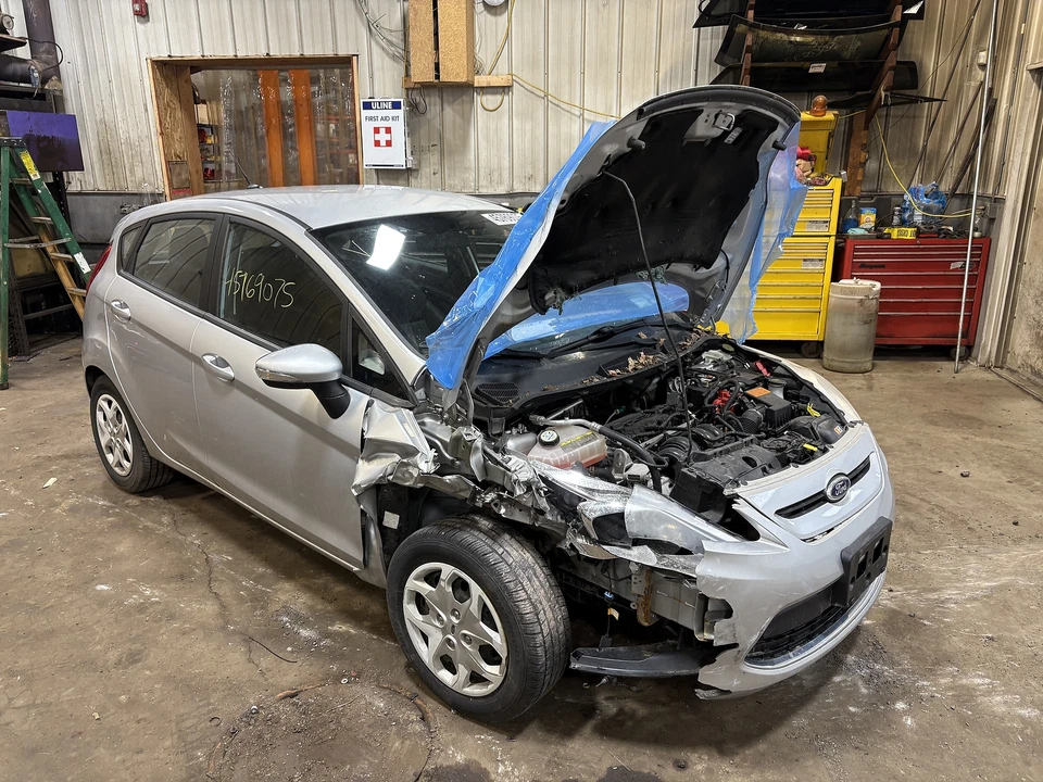 Used Rack and Pinion Assembly fits: 2013 Ford Fiesta Power Rack and Pinion elect Foto 1 de 4