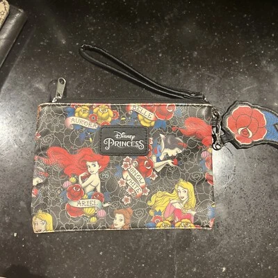 Bolso tatuaje princesa Loungefly Disney correa Ariel Belle Blancanieves Aurora Foto 1 de 4