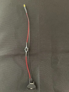 Conjunto de luz LED única precableada de 3 mm con interruptor de encendido/apagado y conector de batería de 3 V - Imagen 1 de 18
