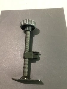 Abrazadera/posiblemente para una sierra ingletadora - Imagen 1 de 10