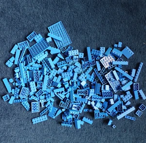 LEGO - BLUE BRICKS LOT 80IES 90IES TOYS MASK TRANSFORMERS STARCOM PLAYMOBIL - Bild 1 von 1