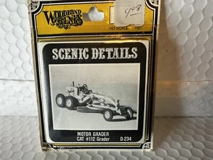 WOODLAND SCENICS SCENIC DETAILS D-234 MOTOR GRADER CAT#112 HO1:87 SILVER - Picture 1 of 4