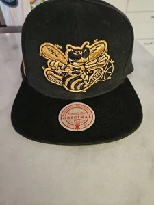 Mitchell & Ness NBA Charlotte Hornets Negro Dorado HWC Snapback Gorra Gorra Madera Dura - Imagen 1 de 10