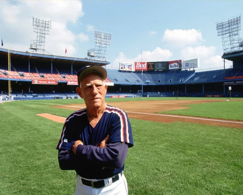 Detroit Tigers Manager SPARKY ANDERSON Glossy 8x10 Photo Print Poster Cover