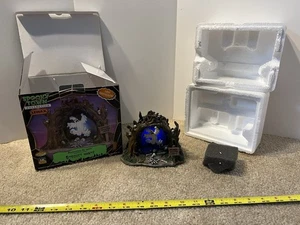 Colección Lemax Spooky Town Haunted Grove, decoración fantasma de Halloween. - Imagen 1 de 8