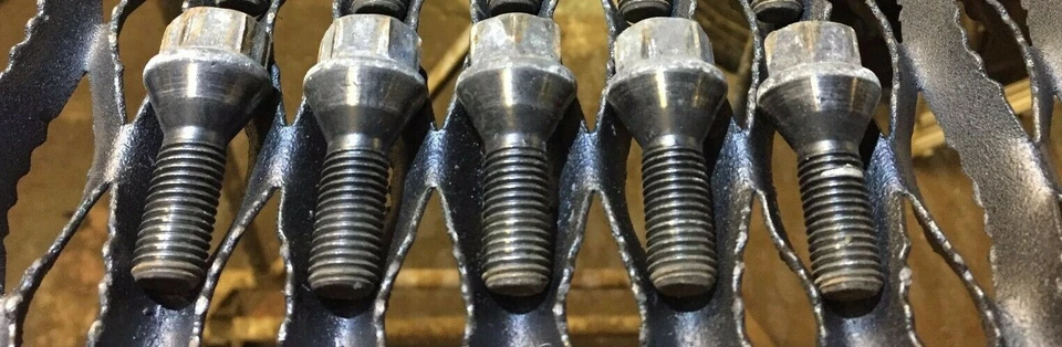 Tuercas de rueda BMW E46 E90 E39 E60 E53 325i 6781150 ¡OEM! ¡SOLO CINCO PERNOS/TUERCAS! Foto 1 de 1