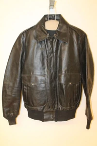 ABRIGO/CHAQUETA HOMBRE SEARS DE COLECCIÓN CUERO NEGRO VUELO/PILOTO TALLA 40 ALTO - Imagen 1 de 5