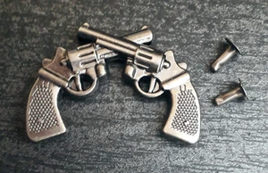 Nieten Conchos Conchas Pistolen Revolver Colt Western - Bild 1 von 1