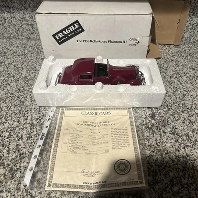 Danbury Mint 1/24  The Rolls Royce Phantom III 1938 Red Diecast Scale Model Car - Image 1 of 4