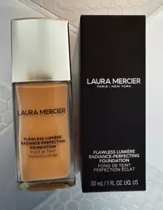 Flawless Lumiere Radiance-Perfecting Foundation 2W1 Macadamia by Laura Mercier - Picture 1 of 7