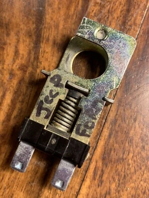 Interruptor de luz de freno AMC 72-84 JEEP CJ SJ Wagoneer J10 FSJ 73-75 SLS84 #3215939  Foto 1 de 4