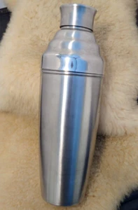COCKTAIL SHAKER 24 OZ MARTINI COCKTAIL MIXER STAINLESS STEEL W/ LID- GOOD COND - Picture 1 of 11