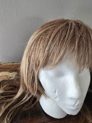 Peruca tratada com cabelo real tamanho 27-30 compra respeitável na loja pode ser estilizada repetidamente - Imagem 1 de 4