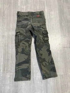 Wrangler Boys Camo Cargo Pants Jeans Size 7 Regular - Picture 1 of 6