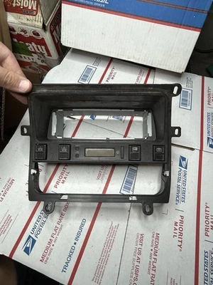 1993-1994 Jaguar XJ6 stereo radio bezel trim cover w clock defrost lock switch Foto 1 de 3