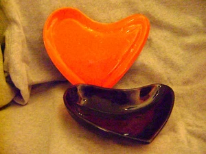 VTG 1950s ART DECO HEART CANDY Dish - 2-TONE 2-PIECE Glazed Ceramic - Picture 1 of 9
