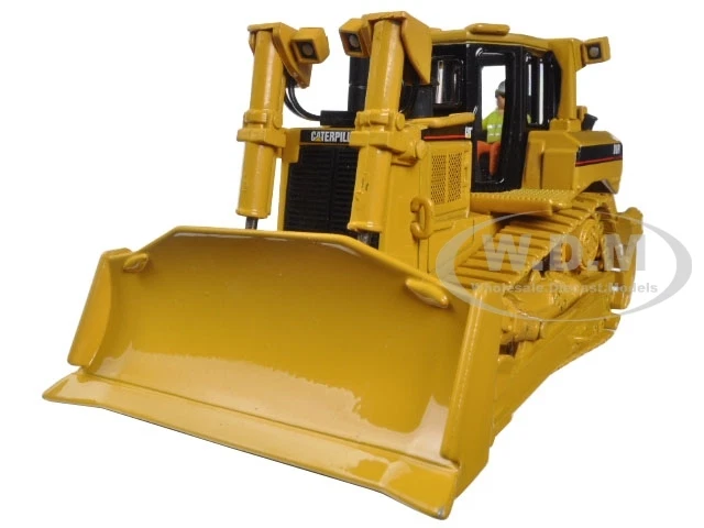 Caterpillar Cat D8r Series II Track-type Tractor 1/50 by Diecast Masters Dm85099
