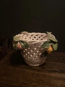 Porcelain rope plant pot with porcelain fruit detailing. Top 6 across & 4" high - Picture 1 of 4
