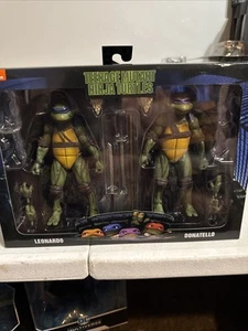 Paquete de 2 figuras NECA TMNT Walmart Leonardo Donatello Rafael Miguel Ángel - Imagen 1 de 2