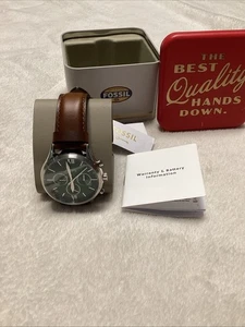 Fossil Fenmore Multifunktionsuhr mit grünem Zifferblatt und braunem Lederarmband  - Bild 1 von 6