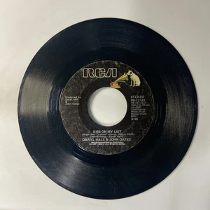 Daryl Hall & John Oates: Kiss On My List/ Africa - Vinyl 45 - Imagen 1 de 2