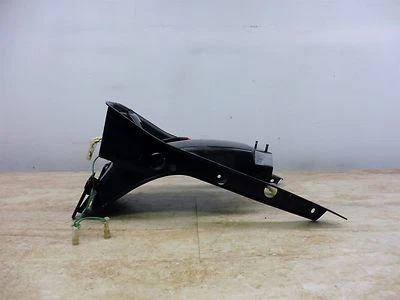 Honda CB650SC Nighthawk 1982 H1359-6. guardabarros trasero y luz freno trasero montaje Foto 1 de 4