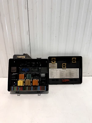 Scatola relè centraline BMW M5 E34  - Immagine 1 di 4