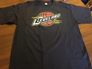 T-SHIRT "NUOVA" CLEVELAND CAVALIERS NBA LOGO CLASSICO BLU UOMO XL - Foto 1 di 6