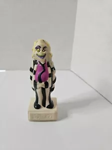 Figura de vinilo de colección 1989 Beetlejuice Ghost Post 4" The Geffen Film Co. 2 caras - Imagen 1 de 6