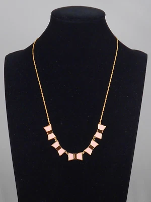 Collar Kate Spade Chapado en Oro BOW SHOPPE Esmalte Rosa Arco $99 Foto 1 de 2