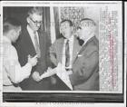 1956 Press Photo Dr. Howard Barkley talks with AP reporter Ed Overholser in TX
