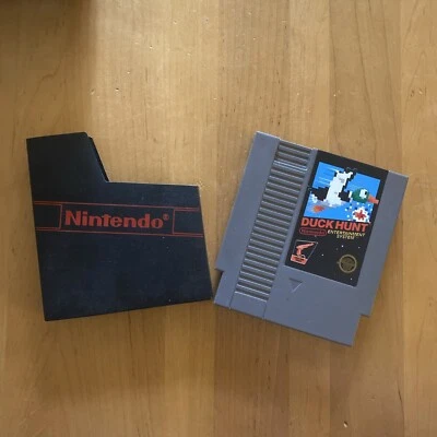 Duck Hunt Nintendo NES Cartridge Only 5 Screw WORKING Cosmetically Excellent - Image 1 of 4