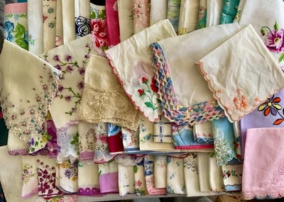 Lote De Colección De Pañuelos Damas Estampado Mixto Floral y Bordado 50+ Foto 1 de 4