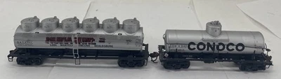 Set Of 2 HO Scale Tank Cars Roma Wine Six Dome 992 & Conoco  Single Some 3142 - Image 1 of 4