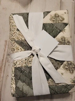 Edredón floral verde de algodón Pottery Barn Winter Spruce Sham estándar 26x20 Foto 1 de 2