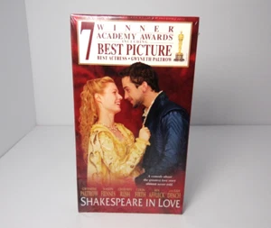 SHAKESPEARE IN LOVE - Gwenyth Paltrow / Joseph Fiennes - VHS Video Tape - SEALED - Picture 1 of 8