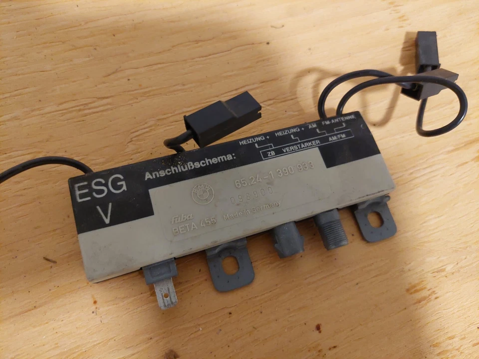 **Amplificador de antena de radio BMW E32 E34 518i 520i 525i 530i 535i 540i M5 735i 750i Foto 1 de 2