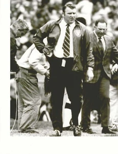John Madden Oakland Raiders Unsigned 8x10 Photo - Picture 1 of 1