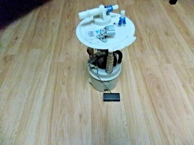 Bomba de combustible de 2,7 L para Chrysler Sebring Dodge Stratus 2003 2004 2005 2006  Foto 1 de 4