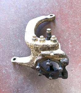 LH Front 4X4 Knuckle 1982-93 Dodge Ram W100 W150 & Ramcharger P/N 53009841 - Picture 1 of 8