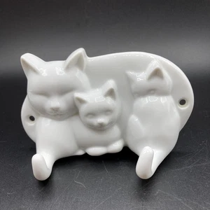 Vintage 80s Avon Ceramic Kitchen Kittens Cat Family Tails Wall Hook Keys Jewelry - Picture 1 of 14