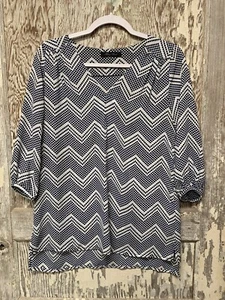 Honey Punch Stitch Fix Chevron Quarter Sleeve Blouse Top Small Hi Lo Style Navy - Picture 1 of 3