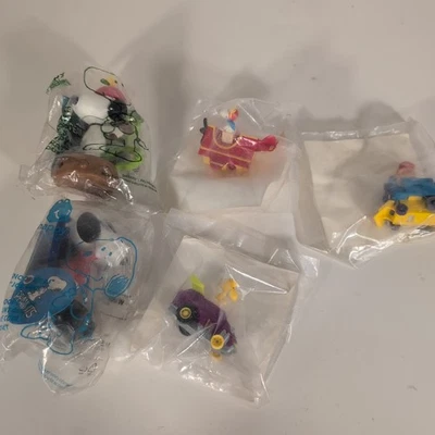 Lote De 5 Juguetes Peanuts McDonalds Snoopy Charlie Woodstock 1989 2018 Nuevo Precintado Foto 1 de 2