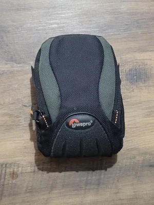 Lowepro Digital Camera Case Black Apex 20 AW - Image 1 of 4