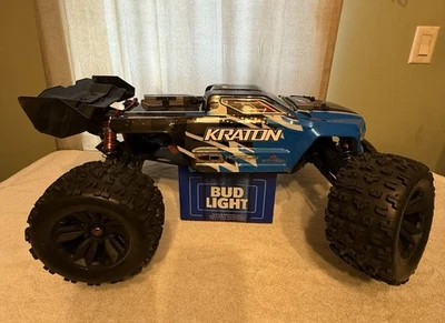 ARRMA KRATON EXB 6s R/C  EXTREME BASH 4WD  Horizon Hobby SPEKTRUM, 1:8 SCALE RTR - Image 1 of 4