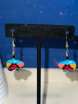 Pendientes de oso de piedra con incrustaciones multicolor estilo suroeste en tono plata usados Foto 1 de 3