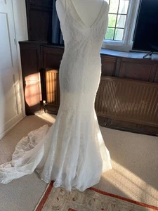 Vera Wang Sample Wedding Dress size 14 - Picture 1 of 3