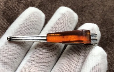 Clipe de gravata vintage prata âmbar báltico 875 Letônia soviética URSS  - Imagem 1 de 4