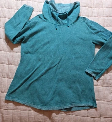 Top de mujer Lounge Hanes Live/Love con cordón simulado/cuello de búco L tan suave acogedor verde azulado Foto 1 de 4